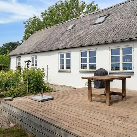 Finja - 6km From The Sea By Interhome